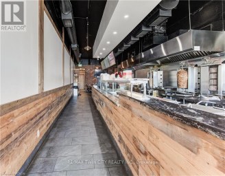 170 UNIVERSITY AVENUE Waterloo Ontario photo 4