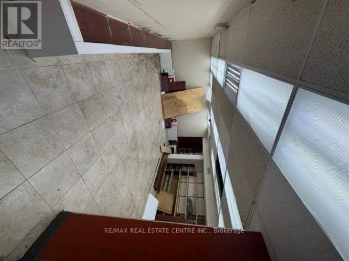 5 - 7206 AIRPORT ROAD, Mississauga (Malton), Ontario, L4T2H3