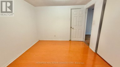 235 ROXANNE CRESCENT Toronto (Milliken) Ontario photo 5