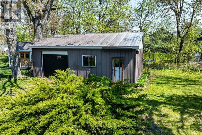 38 OAK STREET, Kawartha Lakes (Fenelon Falls), Ontario, K0M1N0