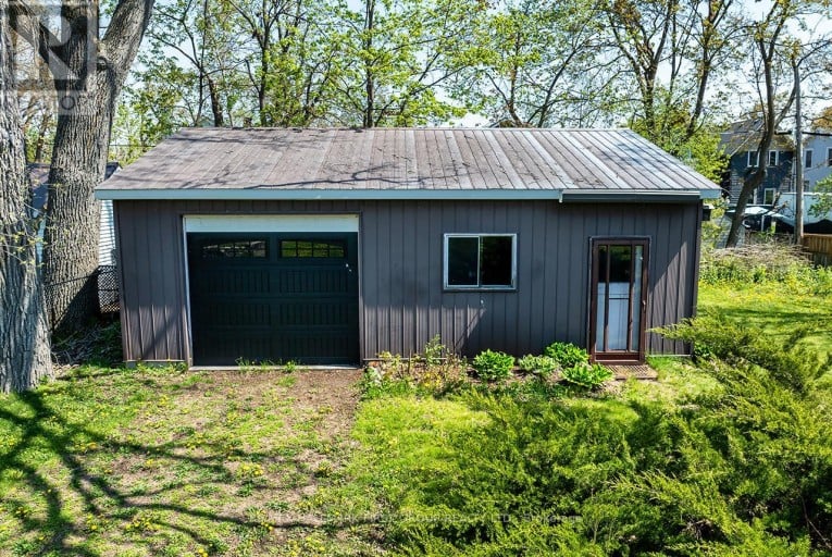 38 OAK STREET, Kawartha Lakes (Fenelon Falls), Ontario, K0M1N0