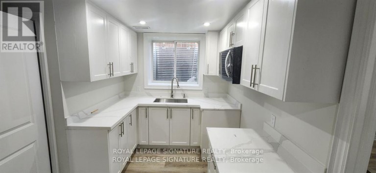 LOWER - 25 LYLE DRIVE, Clarington (Bowmanville), Ontario, L1X0G2