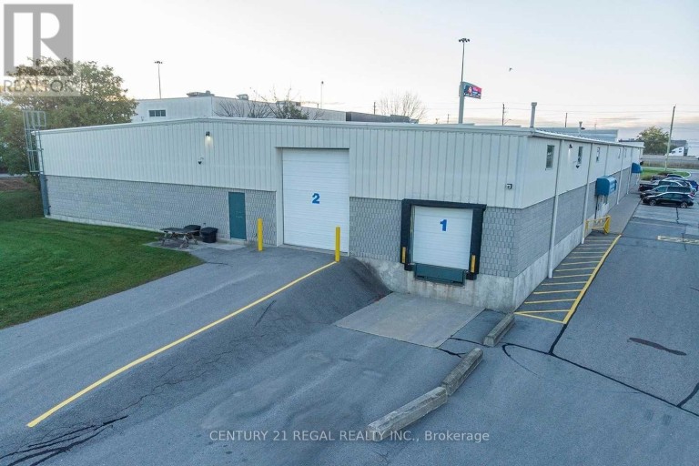 900 CHAMPLAIN AVENUE, Oshawa (Vanier), Ontario, L1J7A6