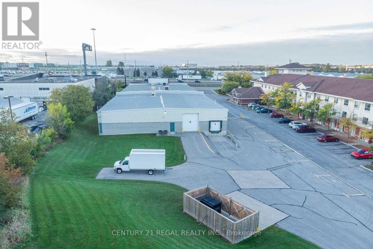 900 CHAMPLAIN AVENUE, Oshawa (Vanier), Ontario, L1J7A6