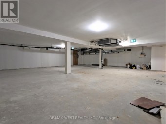 LL1 - 2920 DUFFERIN STREET Toronto (Yorkdale-Glen Park) Ontario photo 17