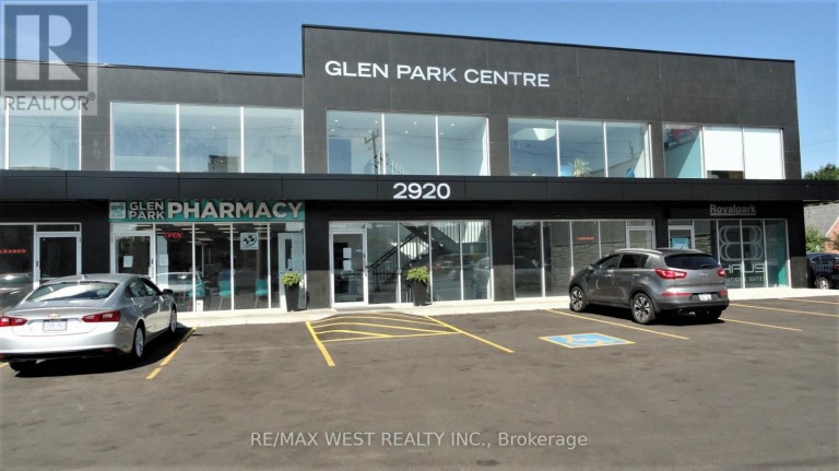 LL2 - 2920 DUFFERIN STREET, Toronto (Yorkdale-Glen Park), Ontario, M6B3S8