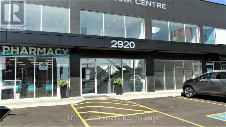 LL2 - 2920 DUFFERIN STREET, Toronto (Yorkdale-Glen Park), Ontario, M6B3S8