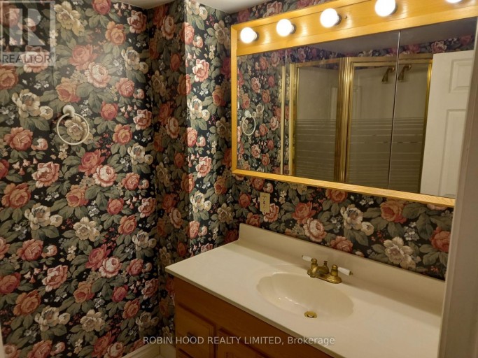238 THISTLE DOWN BOULEVARD, Toronto (Thistletown-Beaumonde Heights), Ontario, M9V1K7