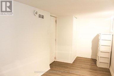 38 GLENVALLEY DRIVE Toronto (Mount Dennis) Ontario photo 9