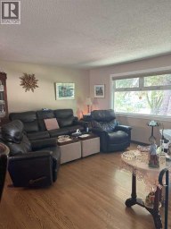 4924 40 Avenue NW Calgary Alberta photo 5