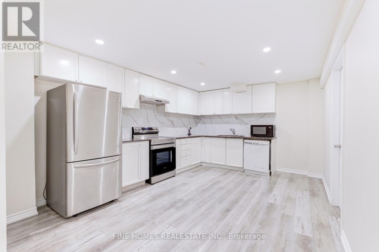 LOWER - 28 ROCKWOOD CRESCENT, Vaughan (Beverley Glen), Ontario, L4J7T2