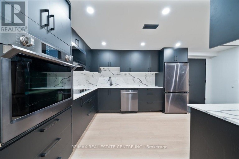 32 ELENA COURT, Hamilton (Greensville), Ontario, L9C7P7