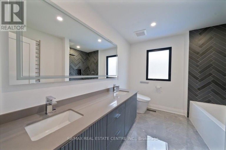 32 ELENA COURT, Hamilton (Greensville), Ontario, L9C7P7