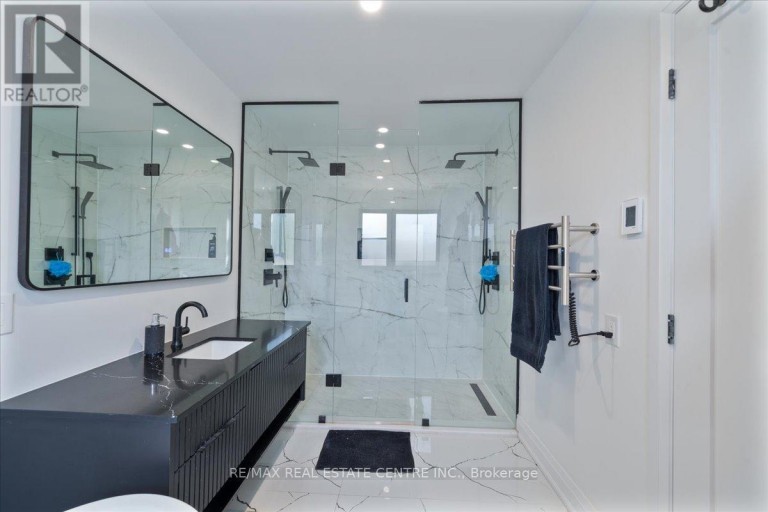 32 ELENA COURT, Hamilton (Greensville), Ontario, L9C7P7