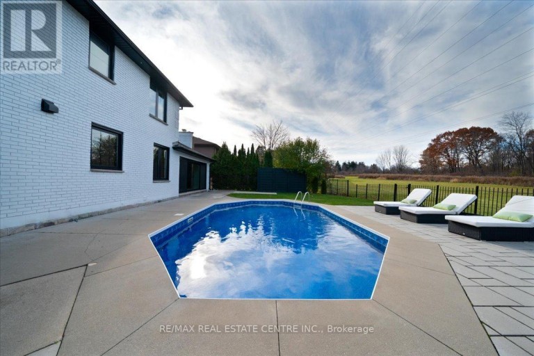 32 ELENA COURT, Hamilton (Greensville), Ontario, L9C7P7
