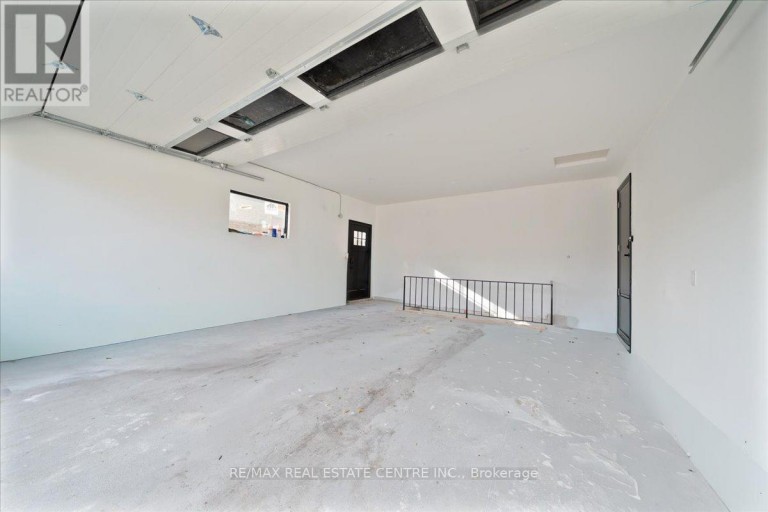32 ELENA COURT, Hamilton (Greensville), Ontario, L9C7P7