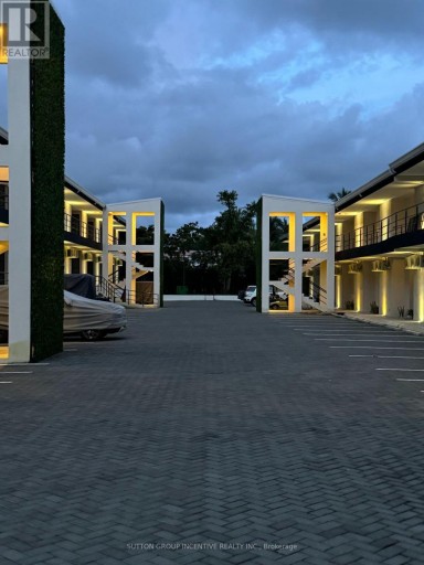 #4 - 1 AZUL COURT, Costa Rica, Ontario, 