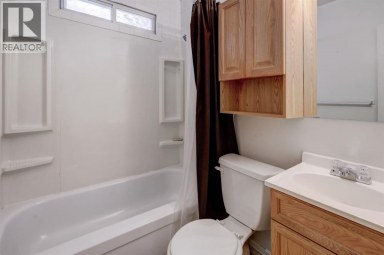 3432 3 Avenue NW Calgary Alberta photo 30