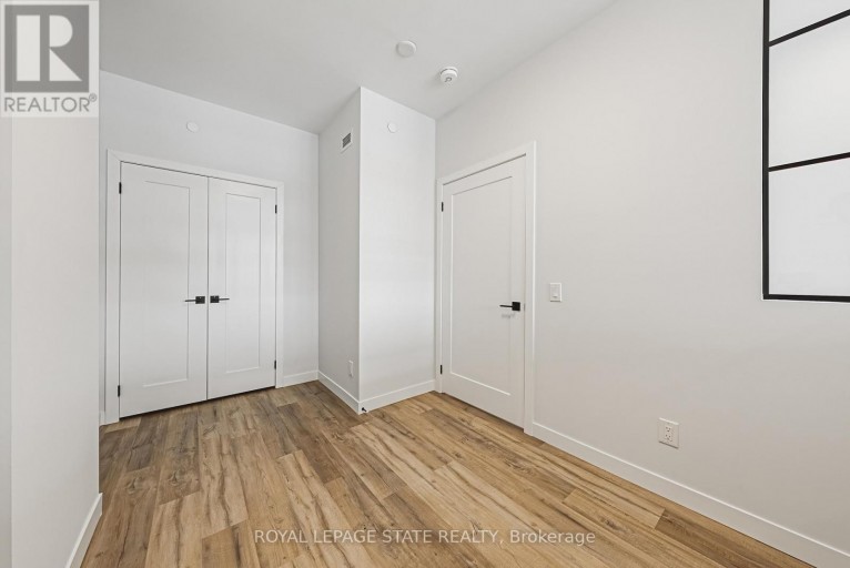 302 - 555 SANATORIUM ROAD, Hamilton (Mountview), Ontario, L9C2B1
