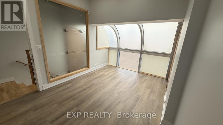 522 - 1315 LAWRENCE AVENUE E, Toronto (Victoria Village), Ontario, M3A3R3