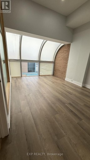 522 - 1315 LAWRENCE AVENUE E, Toronto (Victoria Village), Ontario, M3A3R3