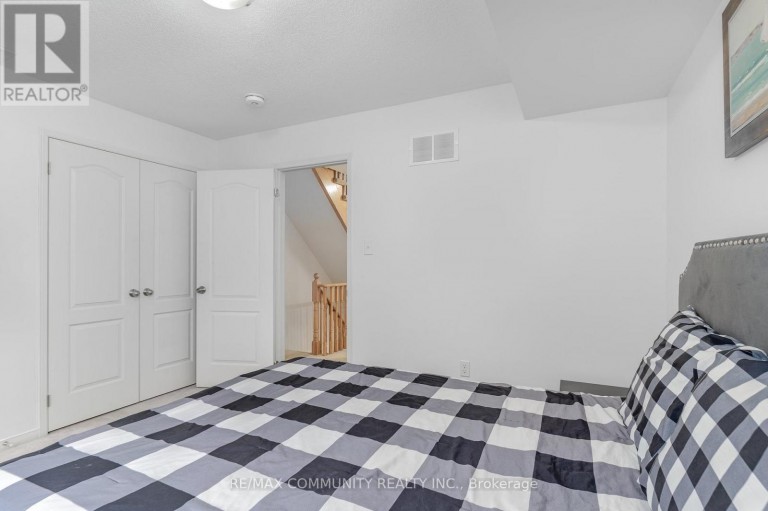 ROOM - 2757 DEPUTY MINISTER PATH, Oshawa (Windfields), Ontario, L1L0M7