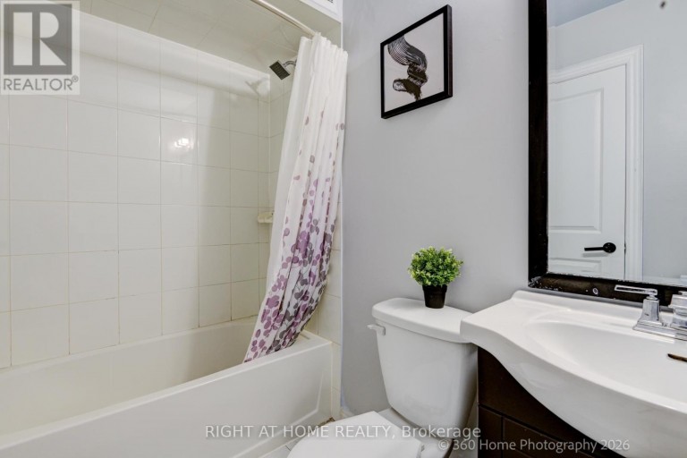 80 - 221 MILESTONE CRESCENT, Aurora (Aurora Village), Ontario, L4G3M2
