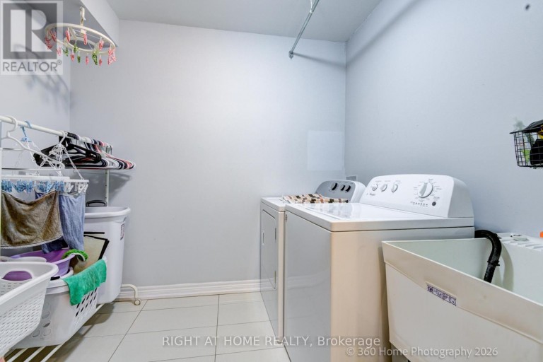 80 - 221 MILESTONE CRESCENT, Aurora (Aurora Village), Ontario, L4G3M2