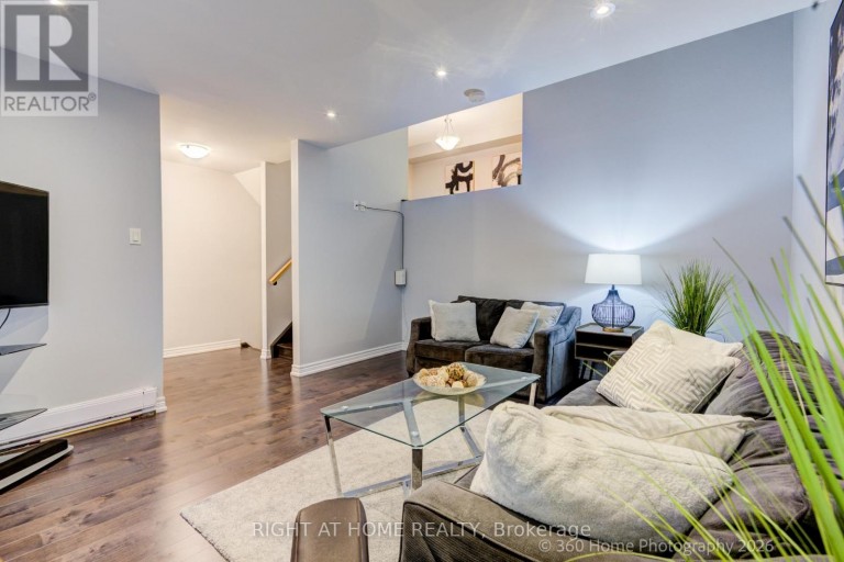80 - 221 MILESTONE CRESCENT, Aurora (Aurora Village), Ontario, L4G3M2