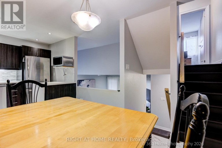 80 - 221 MILESTONE CRESCENT, Aurora (Aurora Village), Ontario, L4G3M2