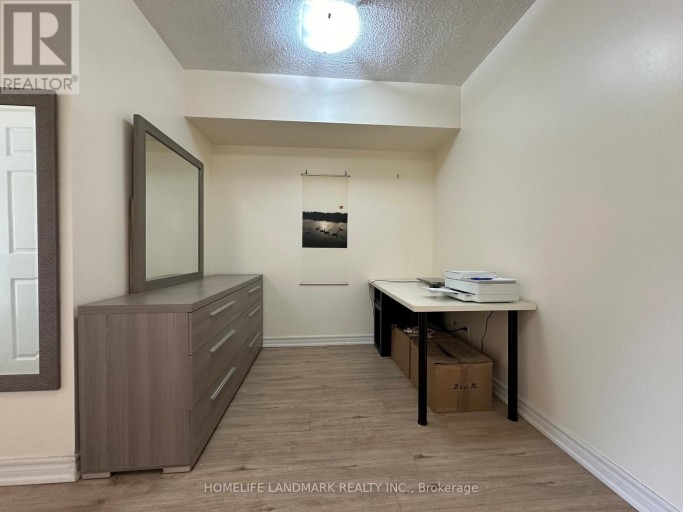 1014 - 3043 FINCH AVENUE W, Toronto (Humbermede), Ontario, M9M0A4