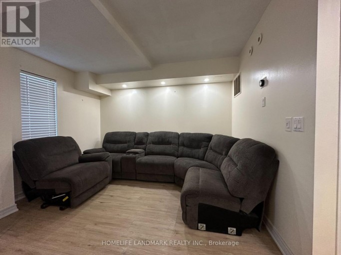 1014 - 3043 FINCH AVENUE W, Toronto (Humbermede), Ontario, M9M0A4