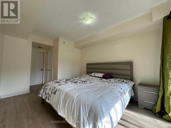 1014 - 3043 FINCH AVENUE W, Toronto (Humbermede), Ontario, M9M0A4