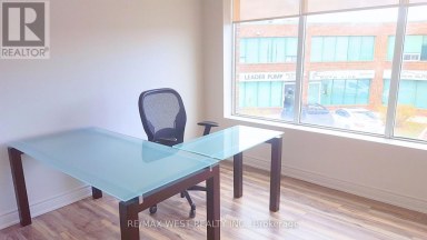 17 -RM4 - 115 WOODSTREAM BOULEVARD Vaughan (Vaughan Grove) Ontario photo 4