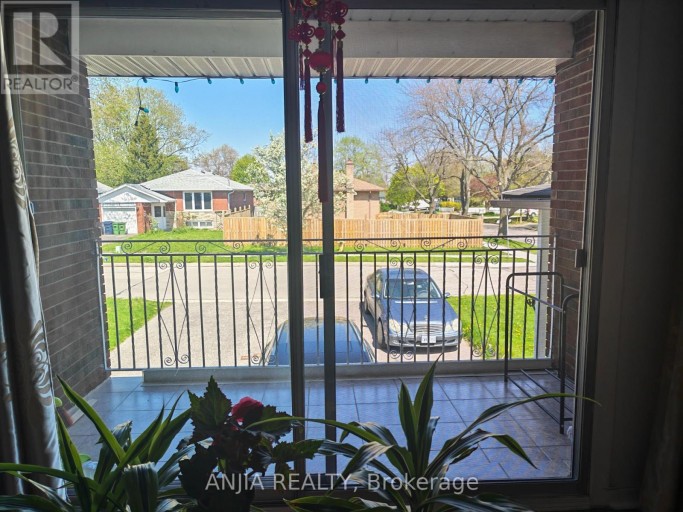 MAIN#2 - 58 KITCHENER ROAD, Toronto (West Hill), Ontario, M1E2X5