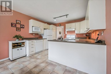 8420 ERAMOSA-GARAFRAXA TOWNLINE Centre Wellington Ontario photo 17