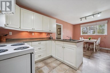 8420 ERAMOSA-GARAFRAXA TOWNLINE Centre Wellington Ontario photo 19