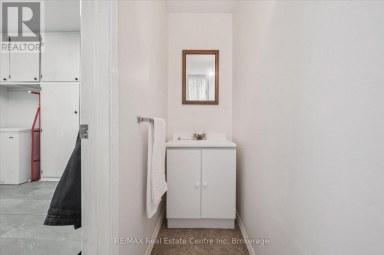 8420 ERAMOSA-GARAFRAXA TOWNLINE Centre Wellington Ontario photo 24