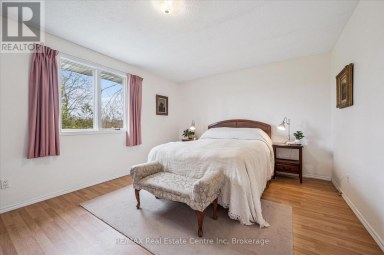 8420 ERAMOSA-GARAFRAXA TOWNLINE Centre Wellington Ontario photo 29