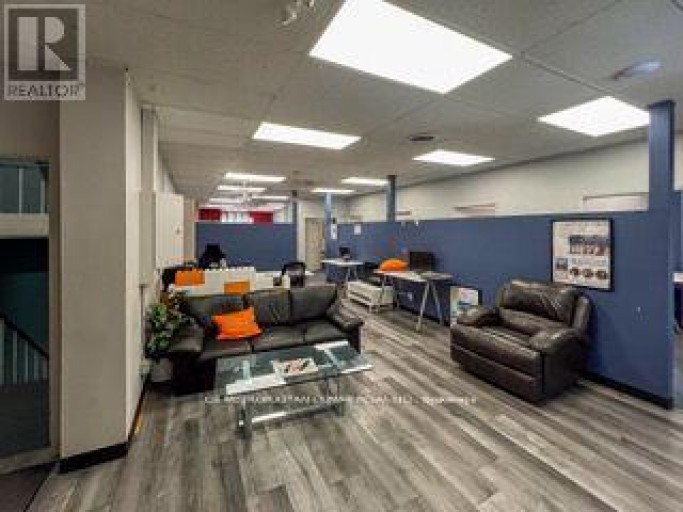 UPPER - 64 VAUGHAN ROAD, Toronto (Humewood-Cedarvale), Ontario, M6G2N4