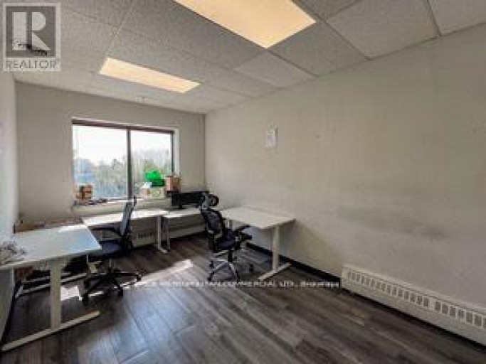 UPPER - 64 VAUGHAN ROAD, Toronto (Humewood-Cedarvale), Ontario, M6G2N4
