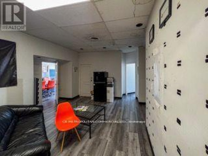 UPPER - 64 VAUGHAN ROAD, Toronto (Humewood-Cedarvale), Ontario, M6G2N4
