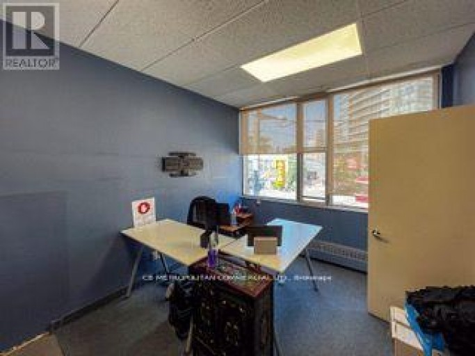 UPPER - 64 VAUGHAN ROAD, Toronto (Humewood-Cedarvale), Ontario, M6G2N4