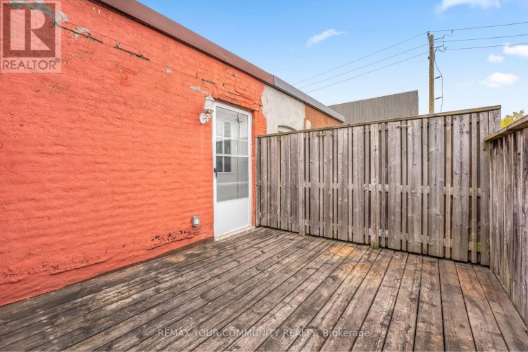 UPPER - 151 DOVERCOURT ROAD, Toronto (Trinity-Bellwoods), Ontario, M6J3C5