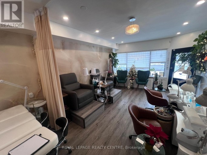 745 LAKESHORE ROAD E, Mississauga (Lakeview), Ontario, L5E1C6