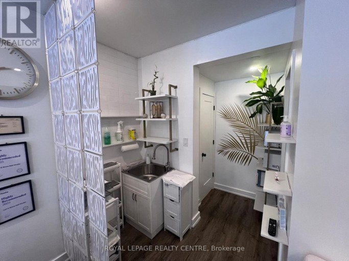 745 LAKESHORE ROAD E, Mississauga (Lakeview), Ontario, L5E1C6