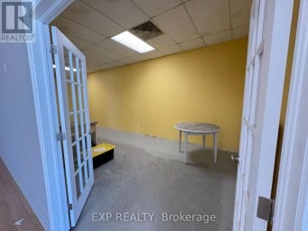 2 - 1815 DUNDAS STREET London East (East I) Ontario photo 11