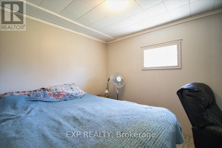 252 QUEEN STREET, Chatham-Kent (Highgate), Ontario, N0P1T0