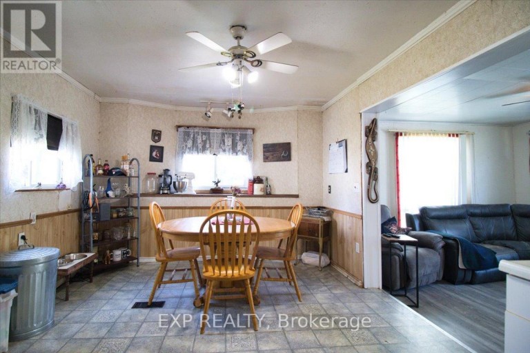 252 QUEEN STREET, Chatham-Kent (Highgate), Ontario, N0P1T0