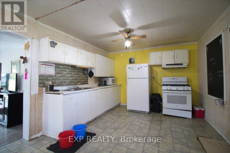 252 QUEEN STREET, Chatham-Kent (Highgate), Ontario, N0P1T0